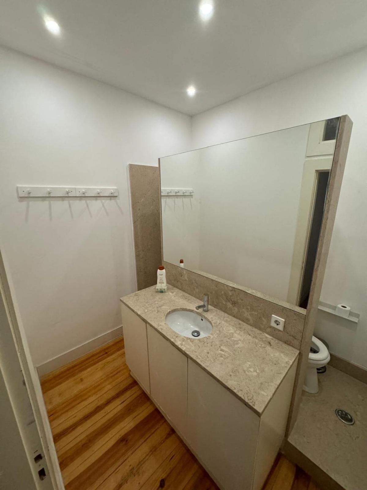 Pensao Neves Bed & Breakfast Lisboa Екстериор снимка